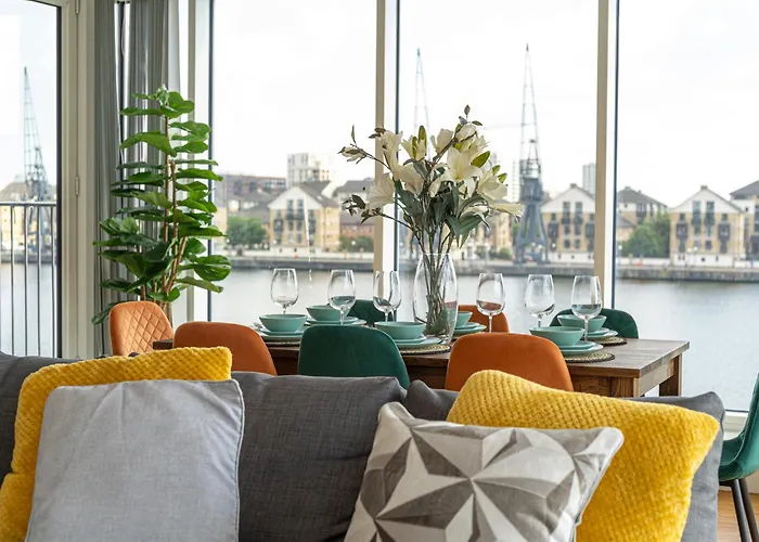 Excel London Majestic Apartment
